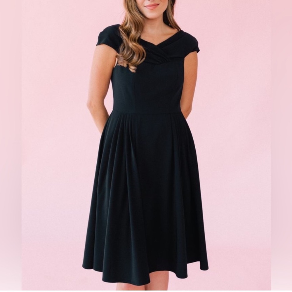 Gal Meets Glam Ruthie Little Black Dress size 2 Fit & Flare Pleated Sleeveless